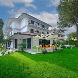*** Hotel Vittoria Italia